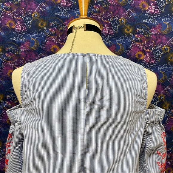 🌈 Beautiful Embroidered flowers top - Picture 6 of 12